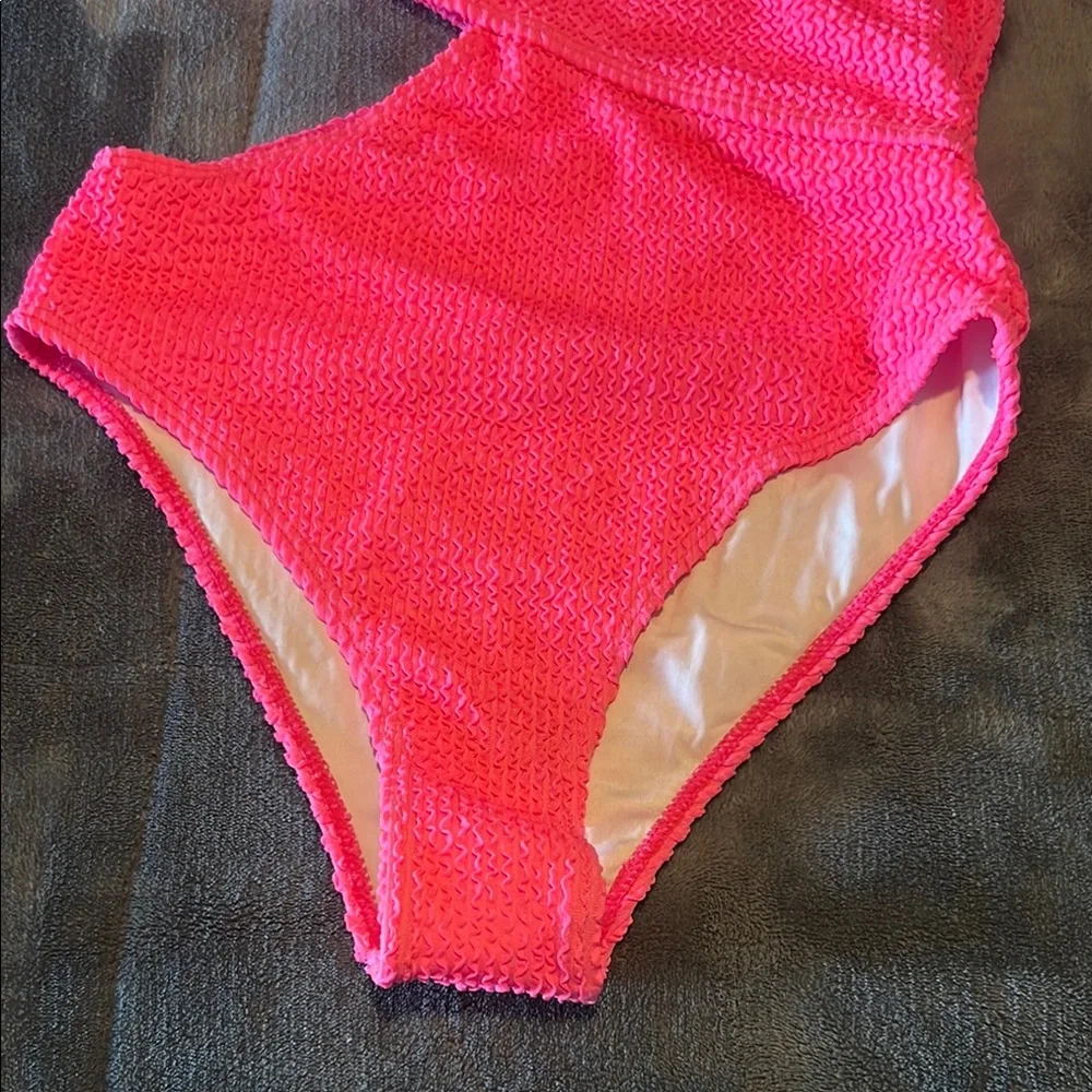 One-Shoulder Pink Textured One Piece Swimsuit - Picture 3 of 7